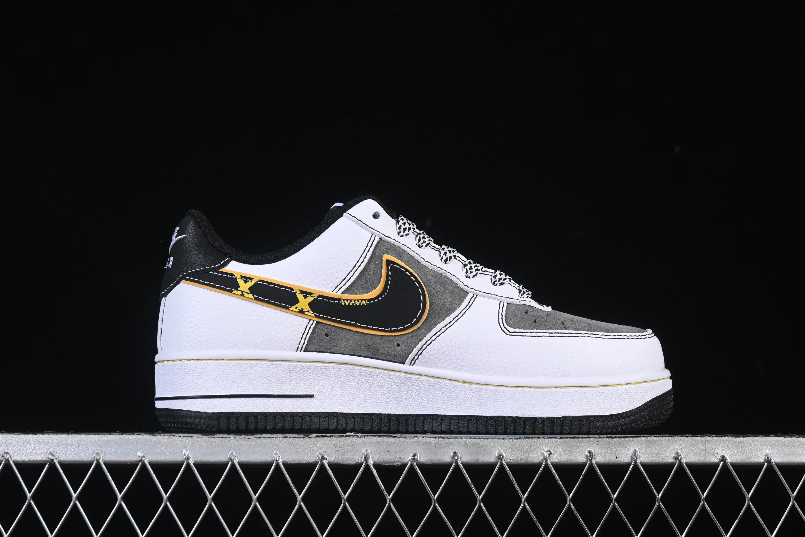 All categories Nk Air Force 1 Air Force series Nk Air Force 1 Low Air Force low top Nike Air Force 1'07 Low Supreme co-branded white gray yellow edge hook Air Force 1 low top casual sneakers XZ6188-259